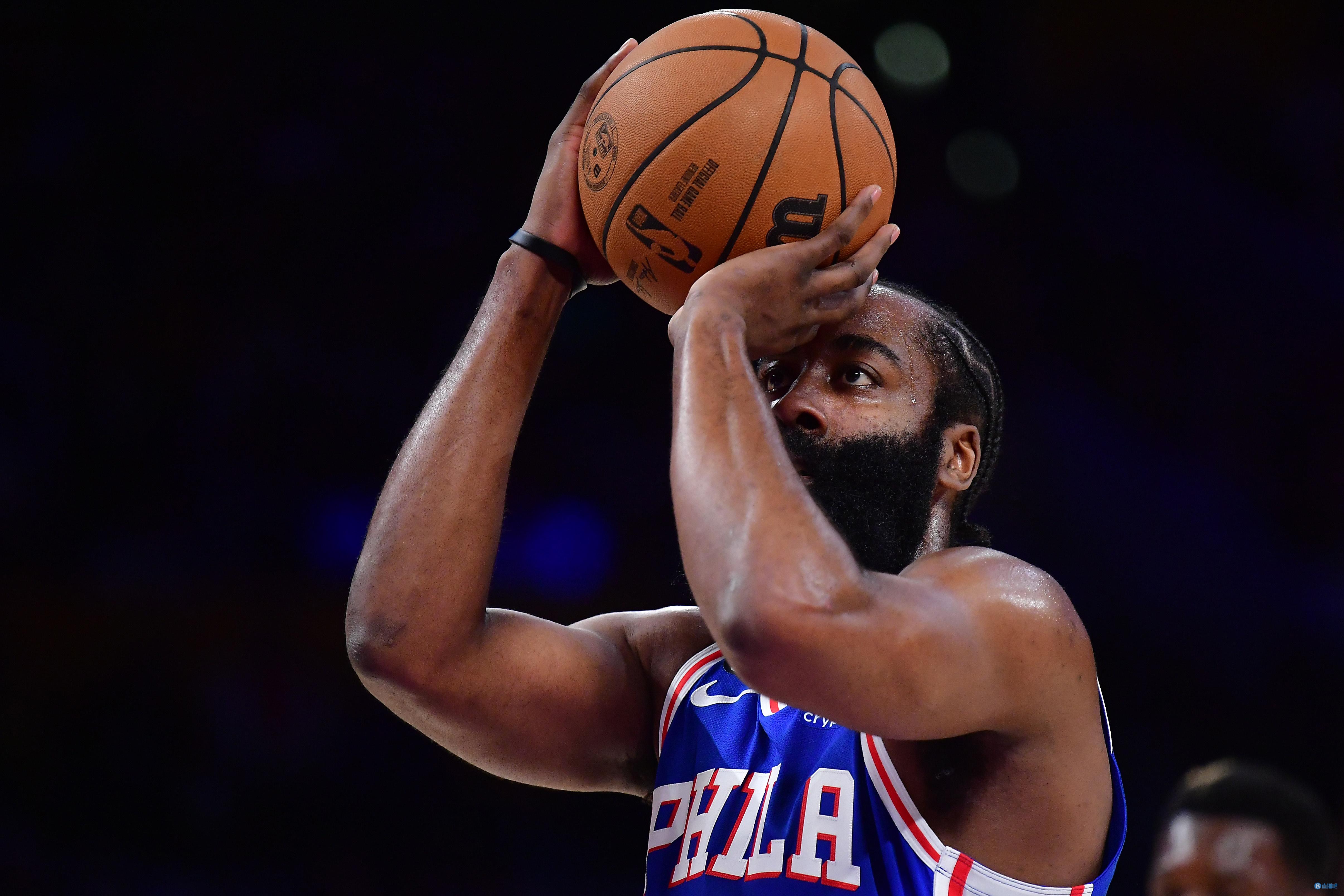 万隆前锋：我已准备好复出，我能否进球不重要，球队能赢就行（万隆前锋复出在即：不计个人进球，只求球队胜利）