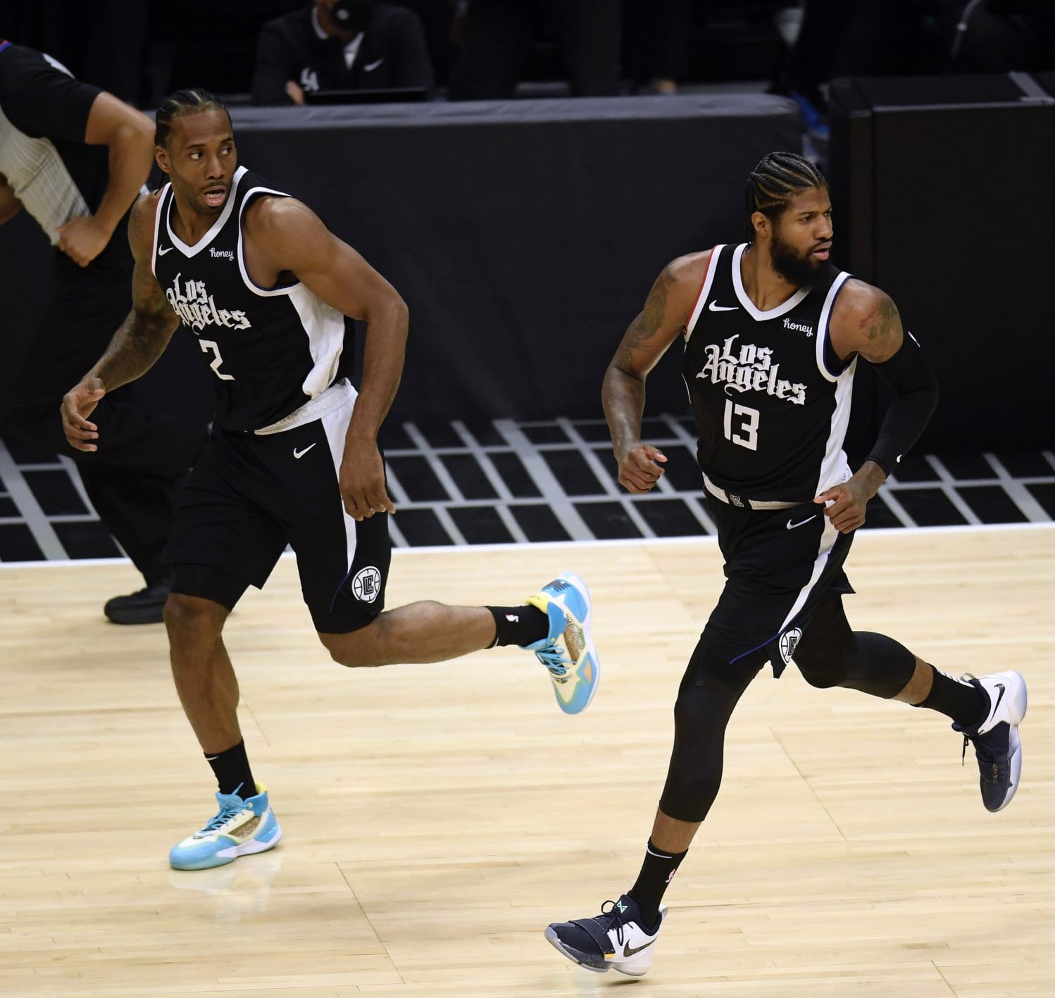 埃里克：从没犹豫过是否留在巴萨，很早就告诉经纪人我想续约（埃里克：留在巴萨毫不犹豫，早早就告诉经纪人要续约）